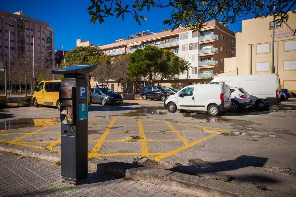 Townhouse With Private Terrace And 4 Bedrooms L'Hospitalet de Llobregat Extérieur photo